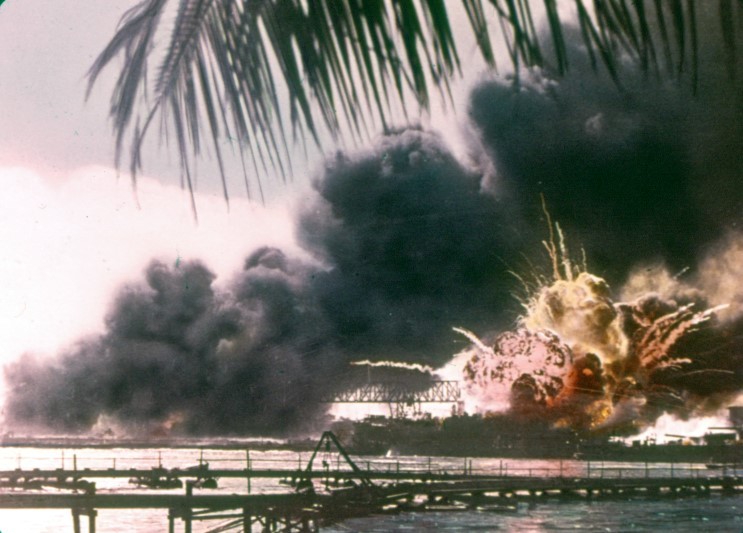真珠湾攻撃カラー映像  1941年12月07日（現地時間）